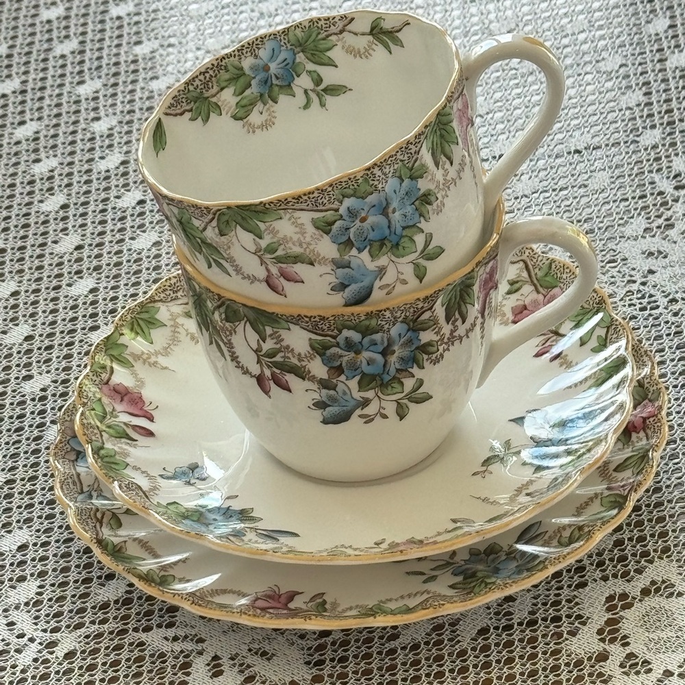 Vintage Spode~ 2 -Teacups, 1 -saucer, 1- 6” plate